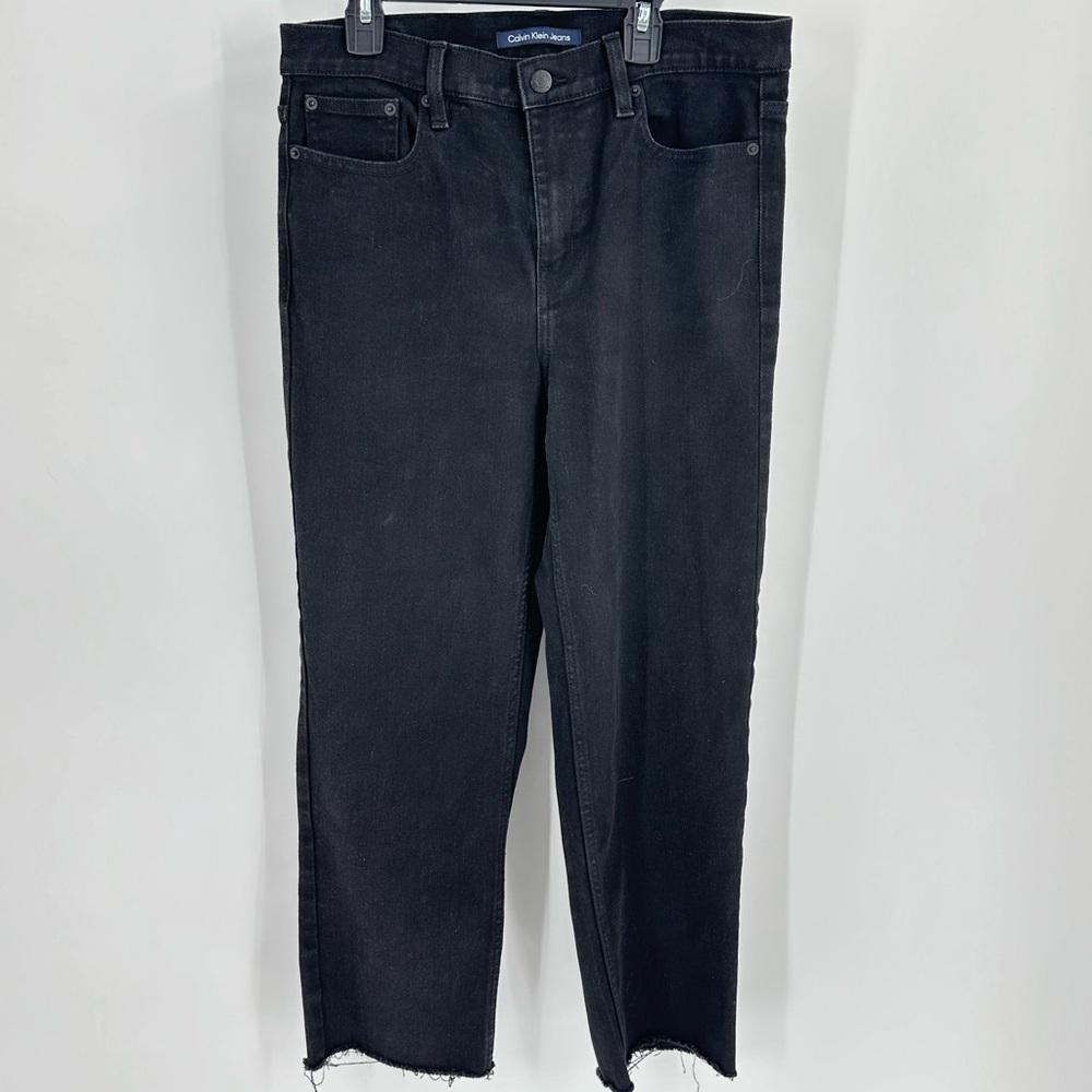 Calvin Klein Jeans Womens Size 8 Crop Raw Hem Black Denim